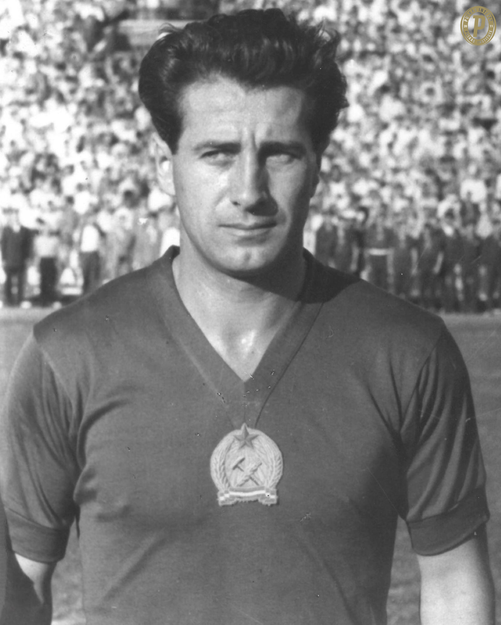 Először a csapatban